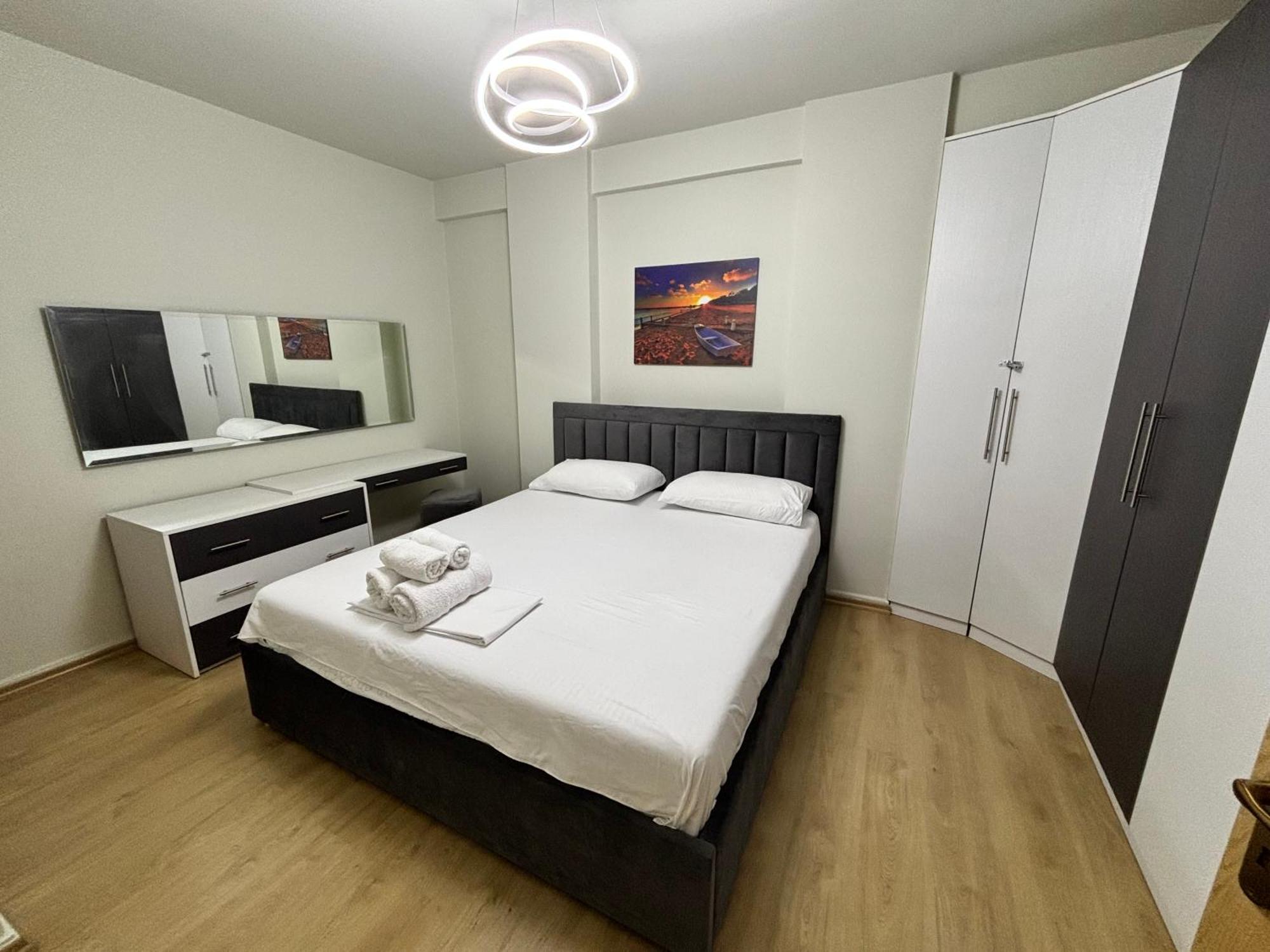 Edi'S Apartament Tirana Zewnętrze zdjęcie