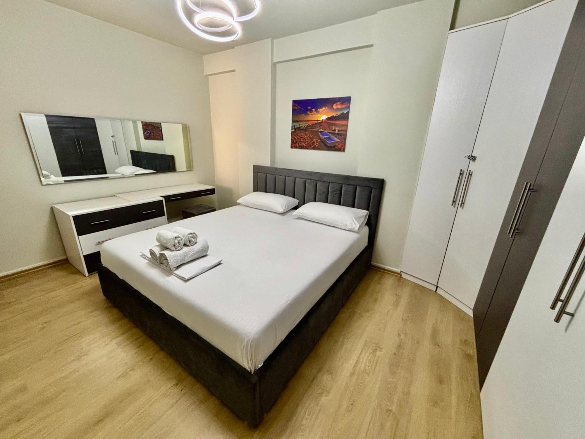 Edi'S Apartament Tirana Zewnętrze zdjęcie