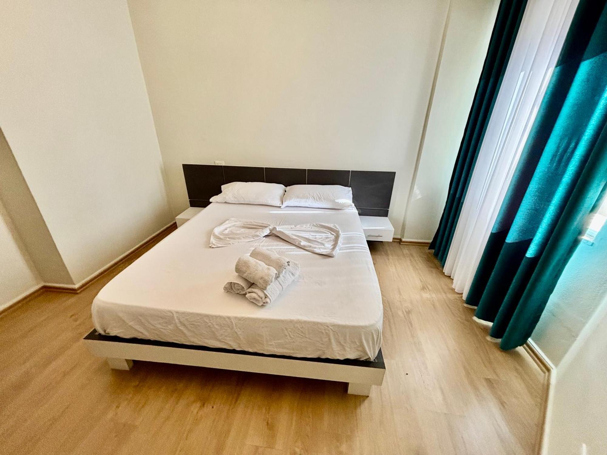 Edi'S Apartament Tirana Zewnętrze zdjęcie