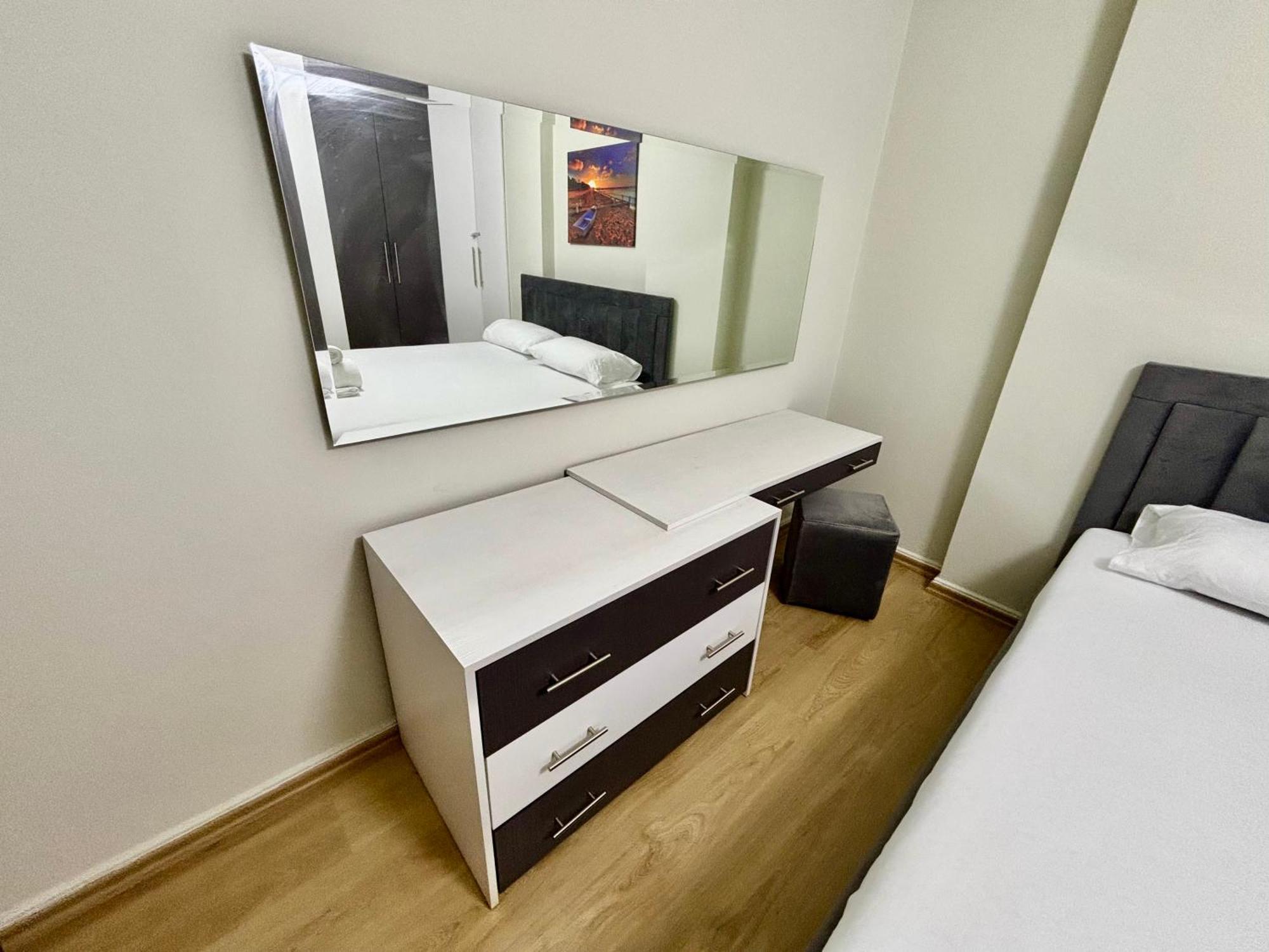 Edi'S Apartament Tirana Zewnętrze zdjęcie
