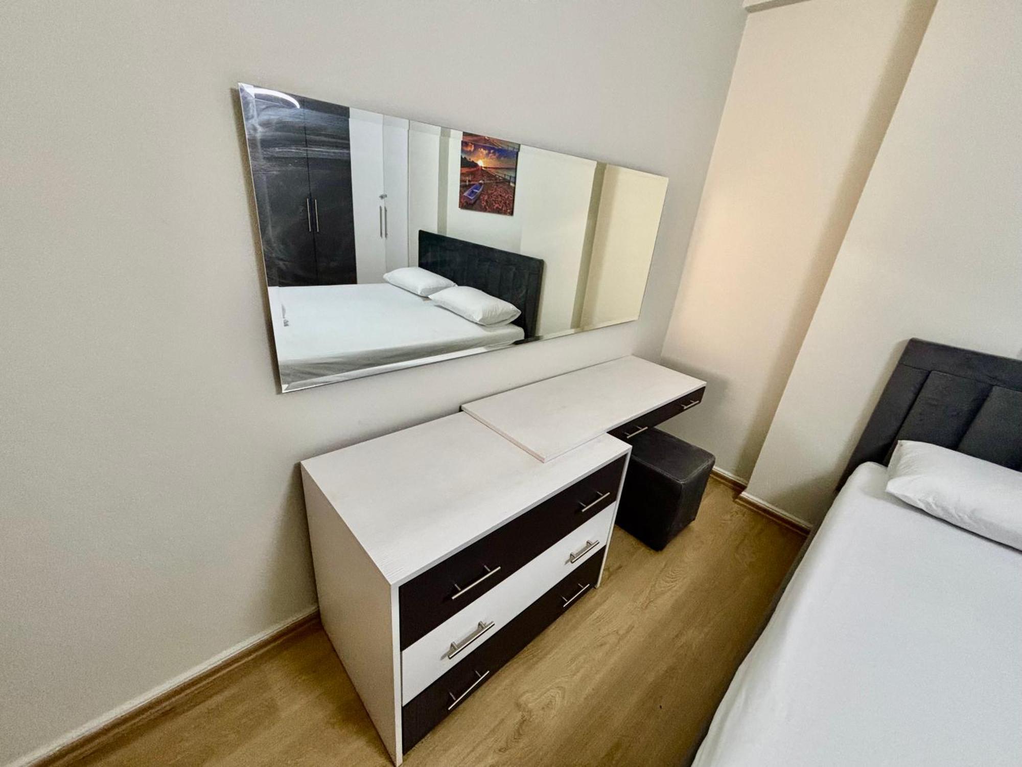 Edi'S Apartament Tirana Zewnętrze zdjęcie